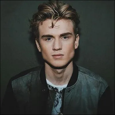 Quelle est la phrase dite par Tristan en français lors d'une interview ?