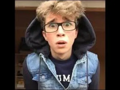 Il crie absolument tout le temps. Il s'agit de la folie de...