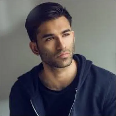 Ce youtubeur possède une chaîne consacrée au gaming et une autre chaîne consacrée au vlogs. Son surnom est...