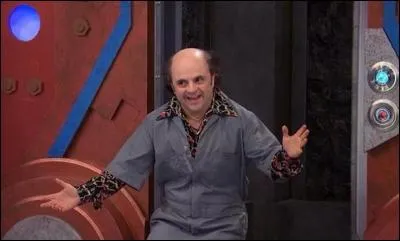 Comment s'appelle ce garçon, réparateur de la Man Cave ?