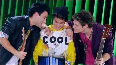 Comment s'appelle le groupe de Simon, Pedro et Nico ?