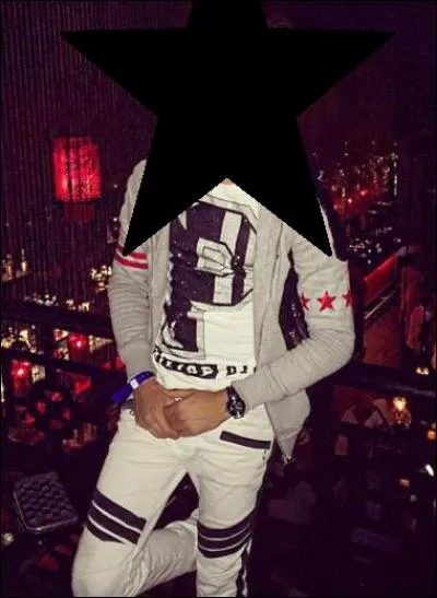 (En rapport avec la question précédente) Qui vient ensuite dans l'aventure ?