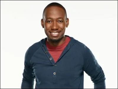 Ancien joueur de basket devenu animateur de radio. 
Qui suis-je ?