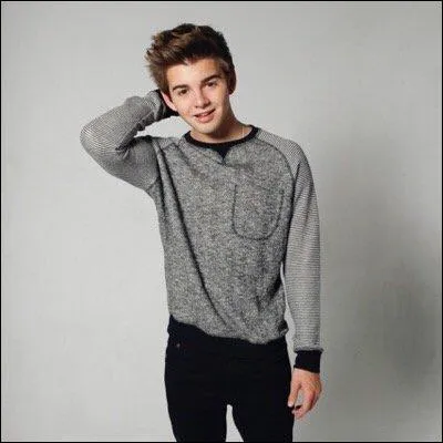 Comment s'appelle ce garçon qui se prétend être un génie du mal ?