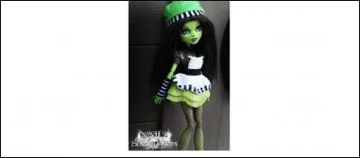 Ce monstre est-elle la soeur et la copine de Ghoulia ?