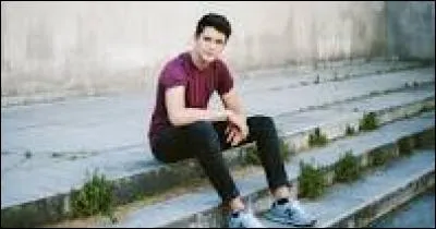 Je suis un DJ français qui a cartonné avec le remix du clip "This Girl". Qui suis-je ?