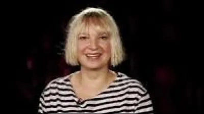 De quel pays est originaire la chanteuse du clip "Cheap Thrills" ?