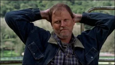 Dans quelle saison, Brennan enquête-t-elle sur le meurtre de sa mère ?