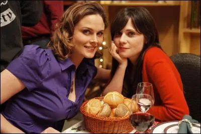 En réalité la cousine de Temperance, n'est autre... que Zooey la soeur d'Emily !