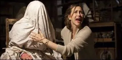 À la fin du film, qu'est contraint de faire Ed pour sauver Carolyn ?