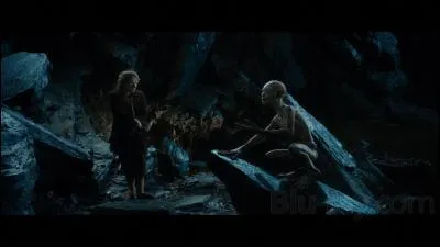 Au moment du face à face entre Golum et Bilbo, quelle est la réponse de la 2nd devinette que pose Bilbo à Golum ?
