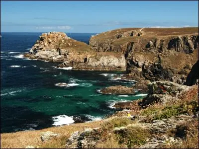 Combien y a-t-il de communes en Bretagne ?