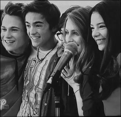 Au tout d&eacute;but des &eacute;pisodes, qui formait le groupe d'amis ?