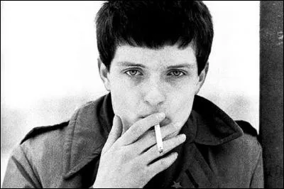 Le 18 mai 1980, lequel de ces chanteurs s'est suicidé ?