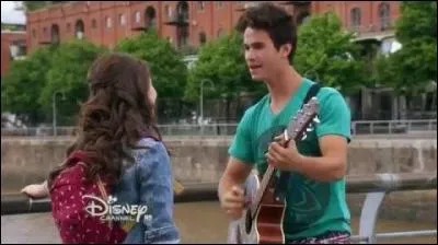 Quelle est la chanson que Sim&oacute;n chante &agrave; Luna ?