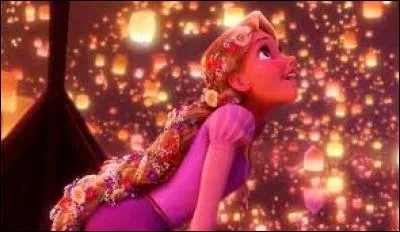 Que voit Raiponce dans le ciel le soir de son anniversaire ?