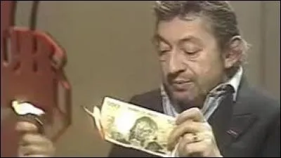 Quelle était la valeur du billet que Serge Gainsbourg a brûlé en direct lors de l'émission "7 à 7" le 11 mai 1984 ?