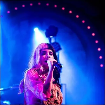 Melanie Martinez a commencé sa carrière dans quelle émission ?