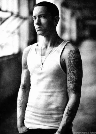 Depuis quand Eminem est-il actif en tant que rappeur ?