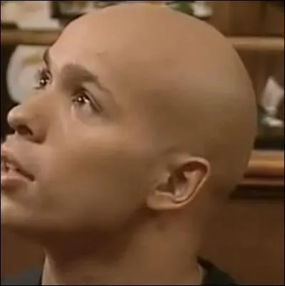 Aymé se retrouve contraint de passer ses vacances avec Mario. Ce dernier est :