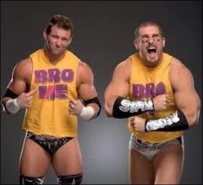 Formée de Zack Ryder et Mojo Rawley, l'équipe "The Hype Bros" a mis le feu dans les rings de la NXT durant plusieurs semaines. Désormais, ce duo figure officiellement à ...
