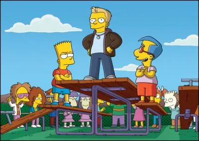 Comment s'appelle le garçon entre Bart et Milhouse ?
