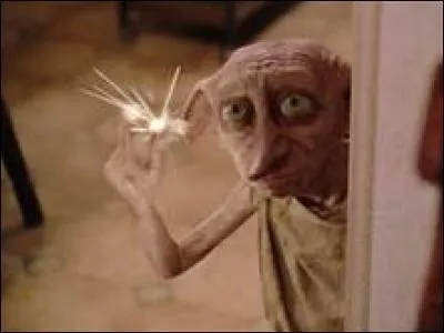 Votre patron vient dîner chez vous et en lui servant un beau gâteau tout en parlant d'un gros contrat, le gâteau lui tombe sur la tête...