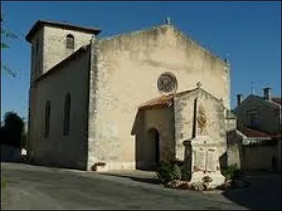 Le village Périgourdin de Saint-Paul-Lizonne se situe dans l'ancienne région ...