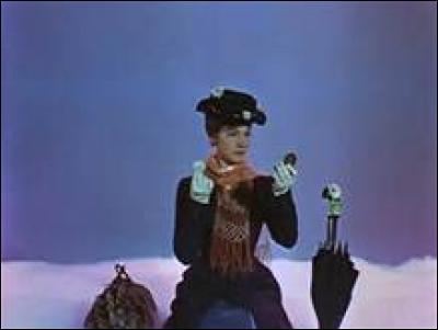 Nous sommes en 1910. Bert divertit les passants près du parc de la ville. D'où Mary Poppins peut-elle observer la scène ?