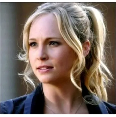 Qui sort le premier avec Caroline ?