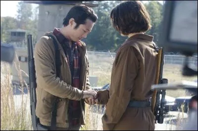 Qu'est-ce que Glenne a donné à Maggie à ce moment précis ?