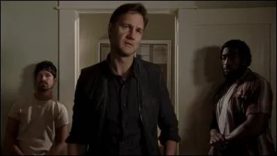 Lorsque le Gouverneur comprend que quelque chose se trame dans son dos, il décide d'aller voir Tyreese et sa sur suite à quelques erreurs qu'ils ont commise. Il leur pose une question et comprend qu'ils ne sont pas les saboteurs. Que lui répond Tyreese pour affirmer leurs innocences ?