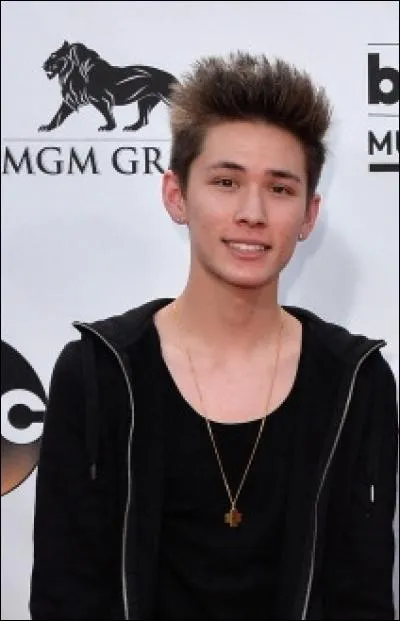 Quel est son nom et de quel moment du Magcon a-t-il fait partie ?