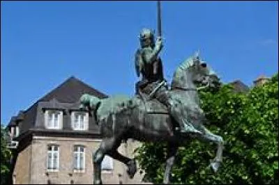 Durant le XIVe siècle, Bertrand Du Guesclin est mort d'une pneumonie. À l'origine, pourquoi a-t-il attrapé cette maladie ?