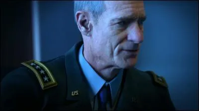 Comment s'appelle le général ?