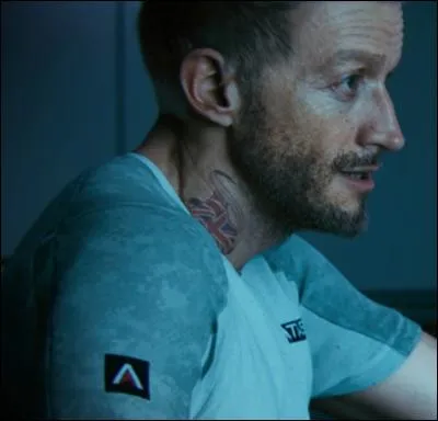 Comment s'appelle le fidèle ami de Mitchell ?