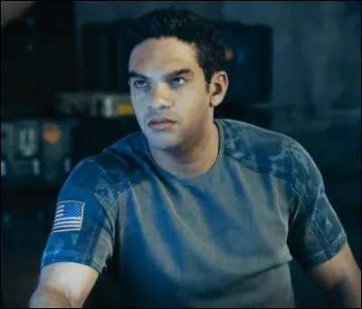 Comment s'appelle le commandant ?