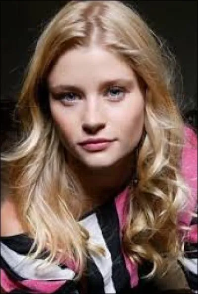 Qui joue le rôle de Claire Littleton ?