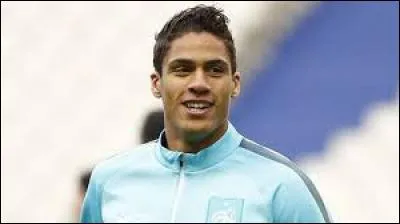 Dans quelle équipe Raphaël Varane joue-t-il ?
