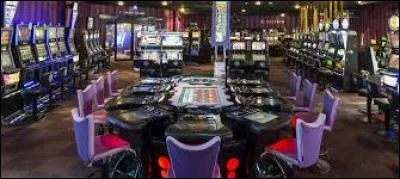 Aujourd'hui les salles de jeux d'argent sont appel&eacute;es ""casino" dans les communes qui en disposent , mais comment &eacute;taient-elles baptis&eacute;es avant ?