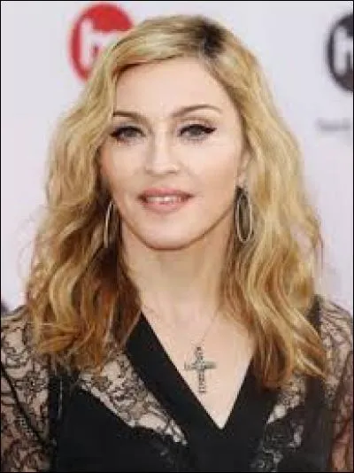 Quel est le surnom de la chanteuse Madonna ?
