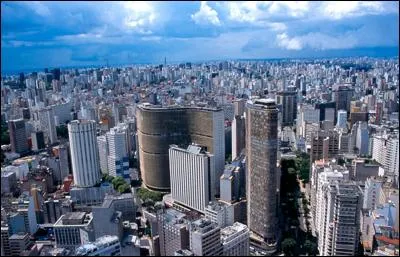 Dans quel pays Sao Paulo est-elle la ville ?