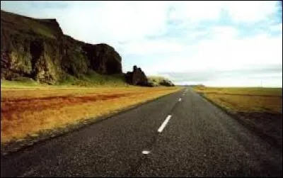 Quelle est la limitation de vitesse sur une route par beau temps ?