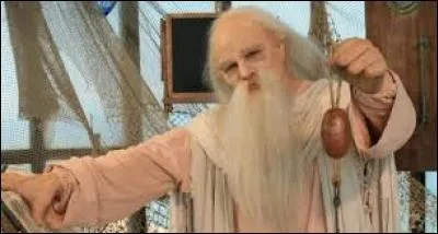 Je suis parfois lourde à porter, de Lorraine j'ai double traverse, un chemin je suis pour le croyant, que suis-je ?