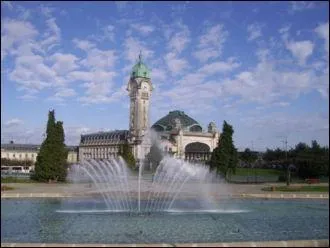 Ville célèbre pour sa porcelaine et départ de 10ème étape.