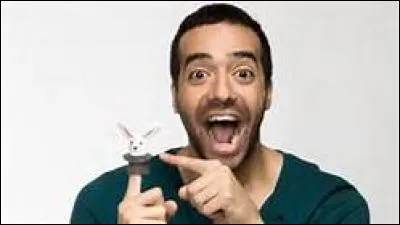 Comment s'appelle le petit ami de Roxane et le père de ses enfants ?