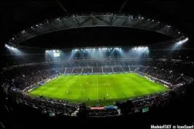 Contre quelle équipe l'OL a-t-il inauguré son nouveau stade en janvier ?