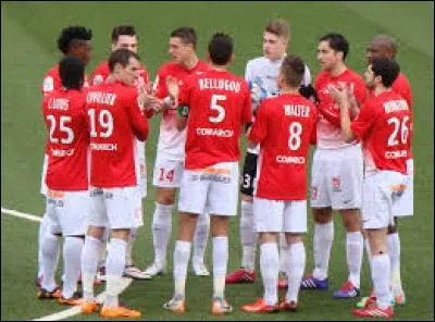 À quelle place a terminé Nancy en Ligue 2 la saison dernière ?