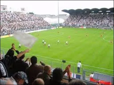 Le stade d'Angers porte le même nom qu'un stade de rugby. Lequel ?