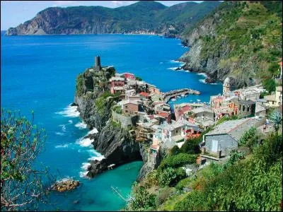 Combien y a-t-il d'habitants (environ) ?